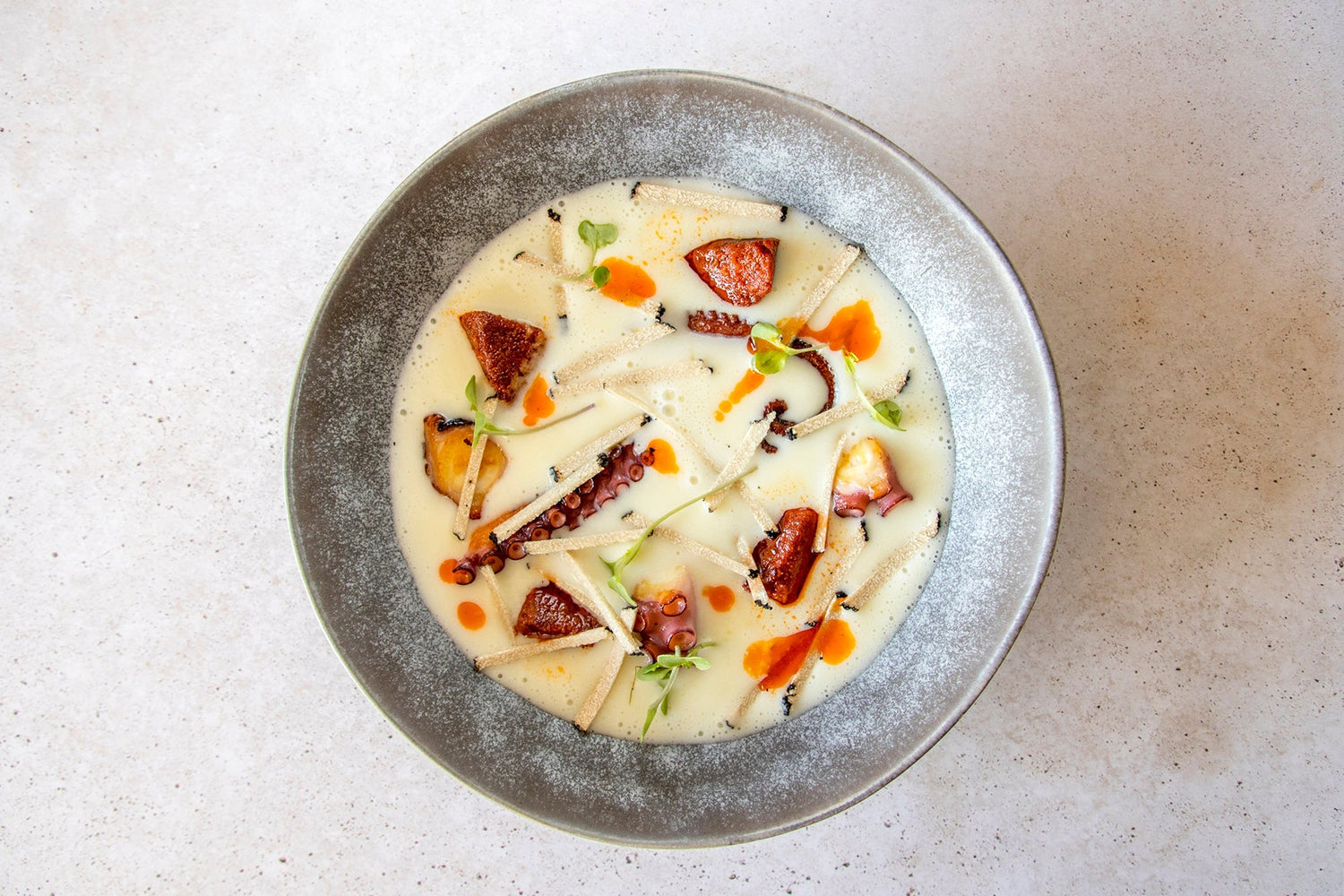 Crema de patata con trufa de verano