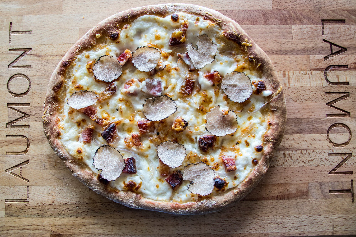 Pizza con trufa de verano